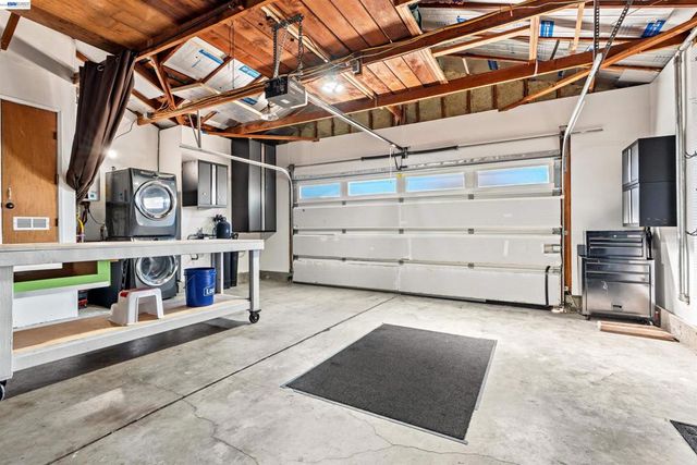 6933 Cedar Ln, Dublin, CA 94568