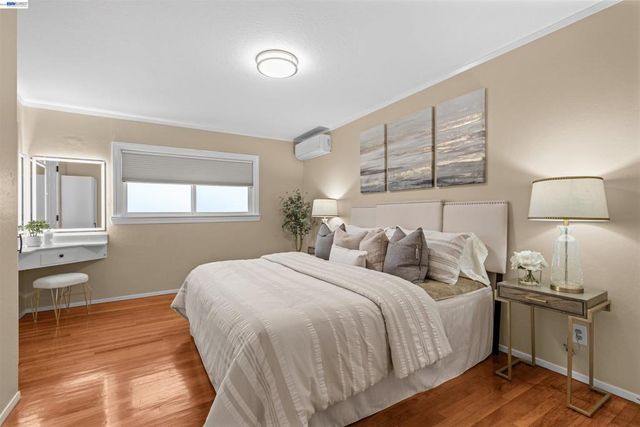 6933 Cedar Ln, Dublin, CA 94568