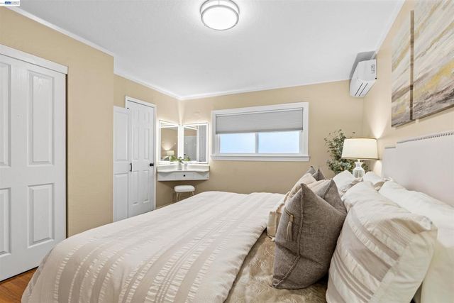 6933 Cedar Ln, Dublin, CA 94568
