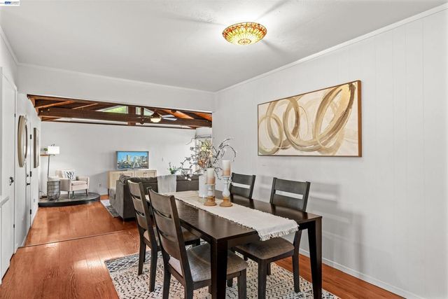 6933 Cedar Ln, Dublin, CA 94568