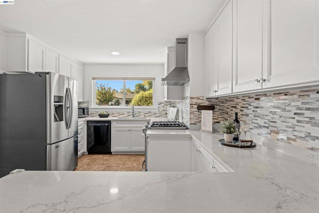 6933 Cedar Ln, Dublin, CA 94568