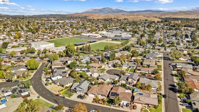 6933 Cedar Ln, Dublin, CA 94568