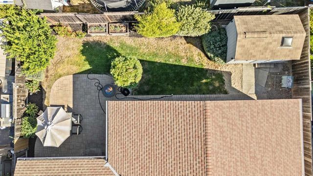 6933 Cedar Ln, Dublin, CA 94568