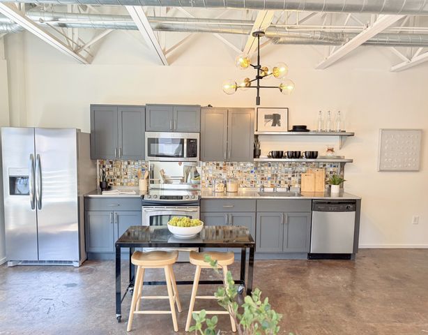 309 Church St Apt 303, Nashville, TN 37201
