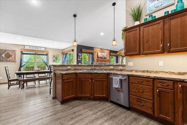 220 Silver Fox DRIVE N, Kewaskum, WI 53040