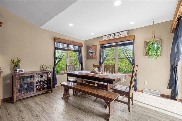 220 Silver Fox DRIVE N, Kewaskum, WI 53040