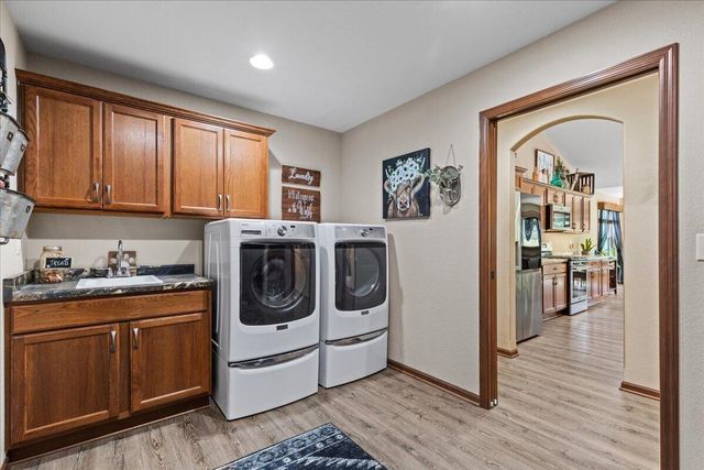 220 Silver Fox DRIVE N, Kewaskum, WI 53040