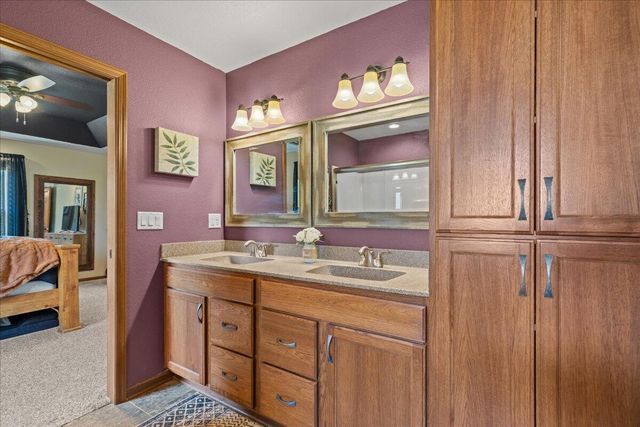220 Silver Fox DRIVE N, Kewaskum, WI 53040