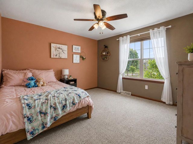 220 Silver Fox DRIVE N, Kewaskum, WI 53040