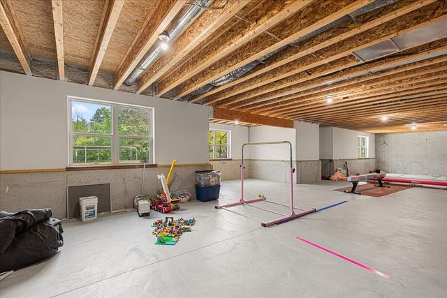 220 Silver Fox DRIVE N, Kewaskum, WI 53040