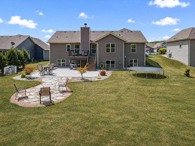 220 Silver Fox DRIVE N, Kewaskum, WI 53040