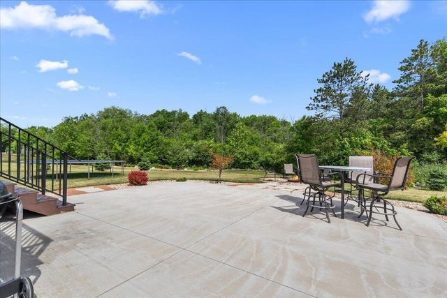 220 Silver Fox DRIVE N, Kewaskum, WI 53040