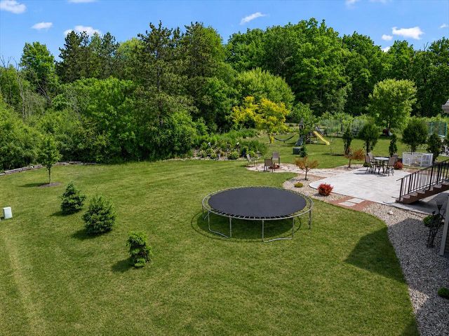 220 Silver Fox DRIVE N, Kewaskum, WI 53040