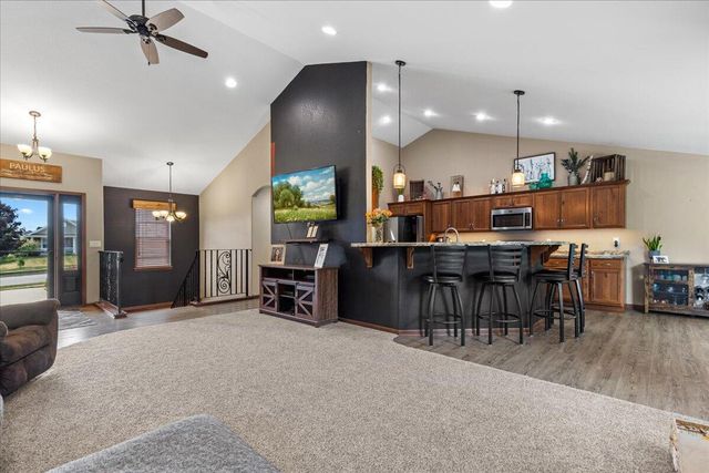 220 Silver Fox DRIVE N, Kewaskum, WI 53040