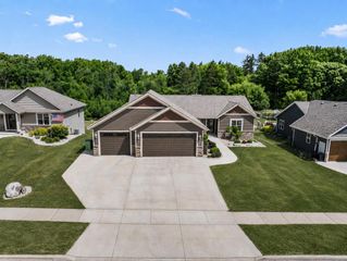 220 Silver Fox DRIVE N, Kewaskum, WI 53040