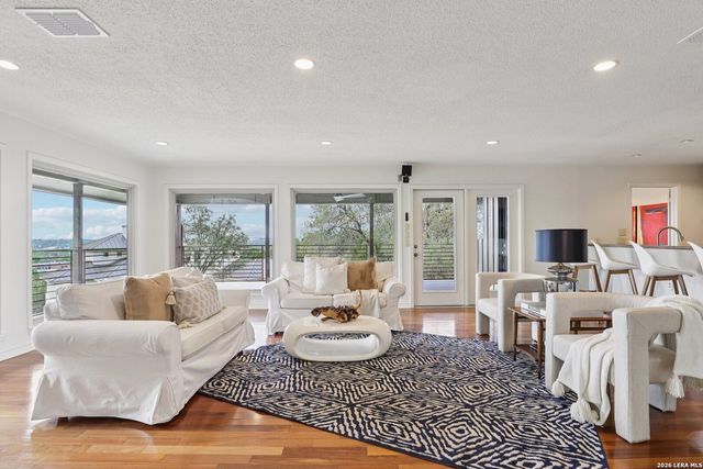 714 Starcrest, New Braunfels, TX 78130