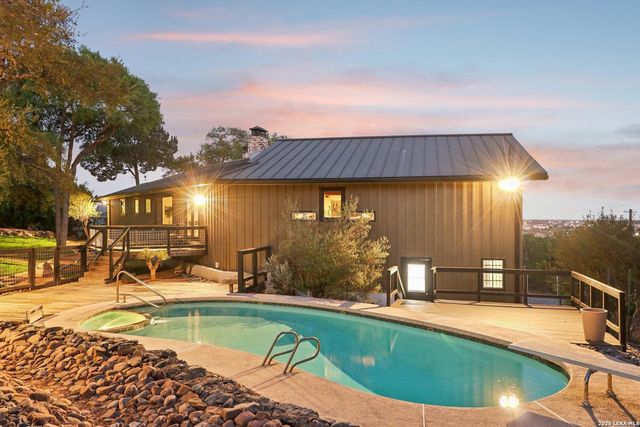 714 Starcrest, New Braunfels, TX 78130