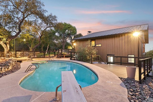 714 Starcrest, New Braunfels, TX 78130