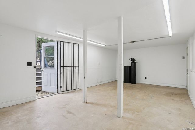 714 Starcrest, New Braunfels, TX 78130