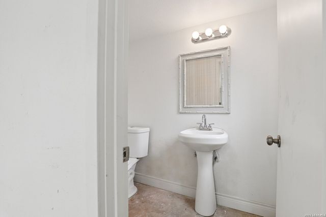 714 Starcrest, New Braunfels, TX 78130