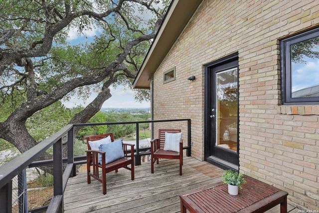 714 Starcrest, New Braunfels, TX 78130