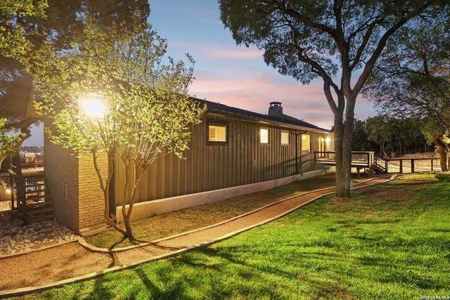 714 Starcrest, New Braunfels, TX 78130