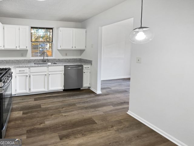 587 Tarragon Way SW, Atlanta, GA 30331