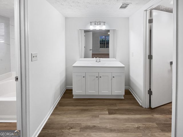 587 Tarragon Way SW, Atlanta, GA 30331