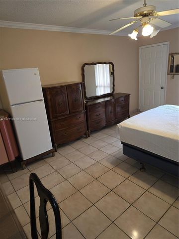 1113 NE 2nd St 1-2, Hallandale Beach, FL 33009