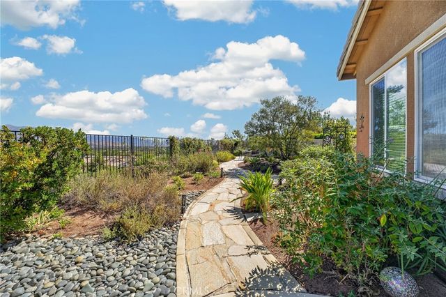 1490 Tinkers Creek, Beaumont, CA 92223