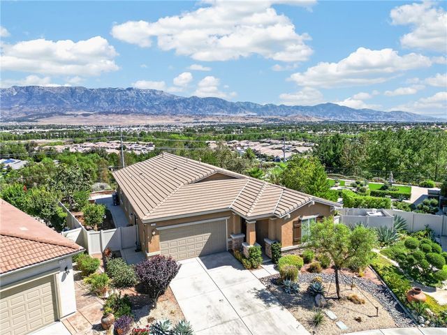 1490 Tinkers Creek, Beaumont, CA 92223