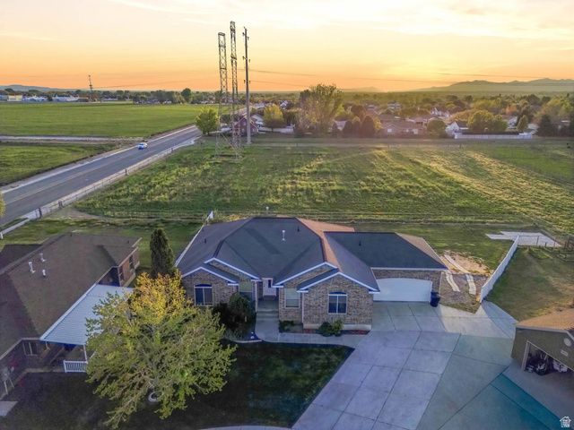 1333 N 1590 W, Clinton, UT 84015