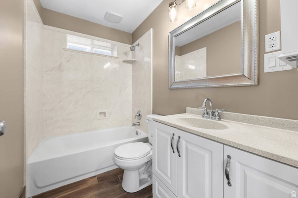 Image 19 of property listing at 1333 N 1590 W, Clinton, UT 84015