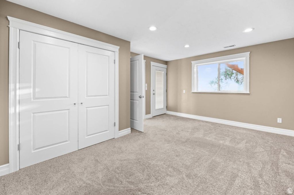 Image 20 of property listing at 1333 N 1590 W, Clinton, UT 84015