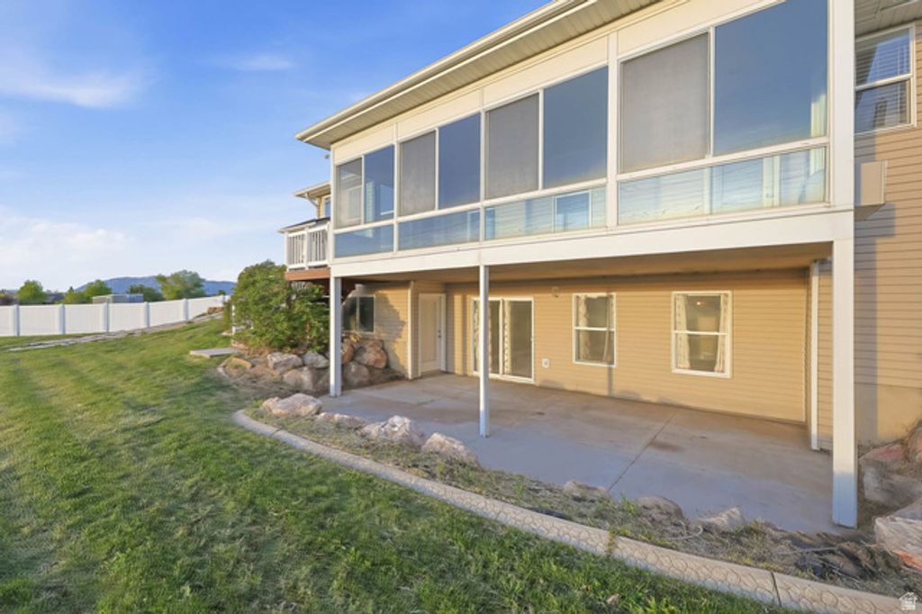 Image 27 of property listing at 1333 N 1590 W, Clinton, UT 84015