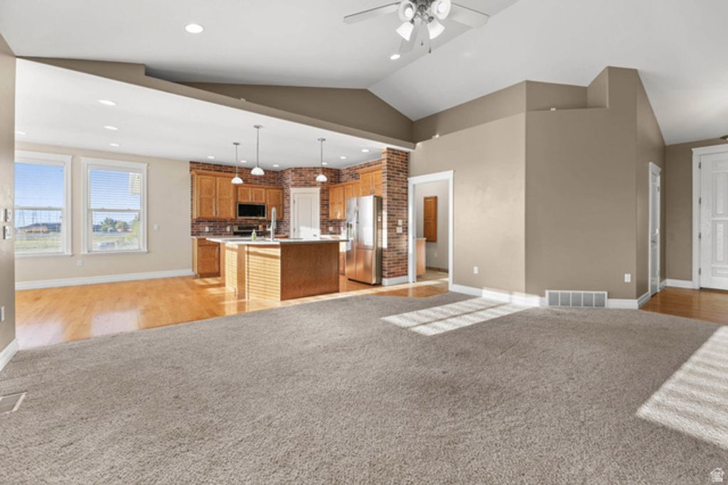 Image 34 of property listing at 1333 N 1590 W, Clinton, UT 84015