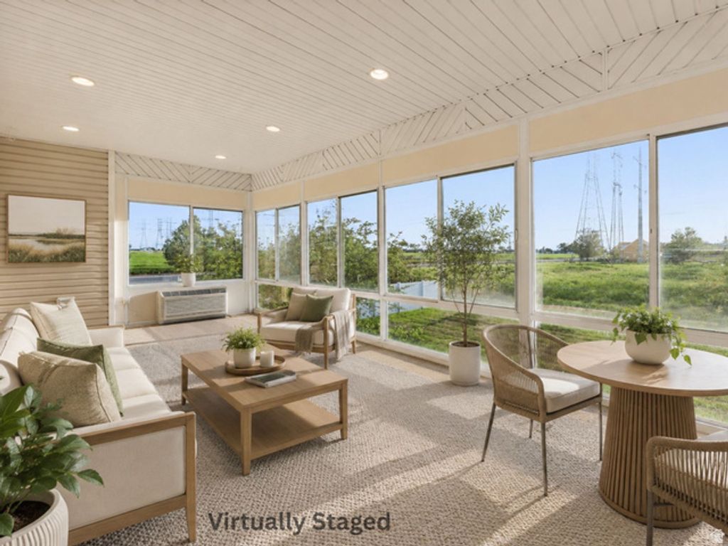 Image 7 of property listing at 1333 N 1590 W, Clinton, UT 84015