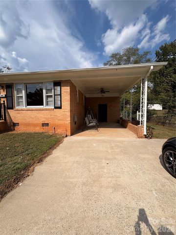 204 W Nims Avenue, Mount Holly, NC 28120