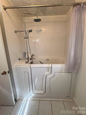 204 W Nims Avenue, Mount Holly, NC 28120
