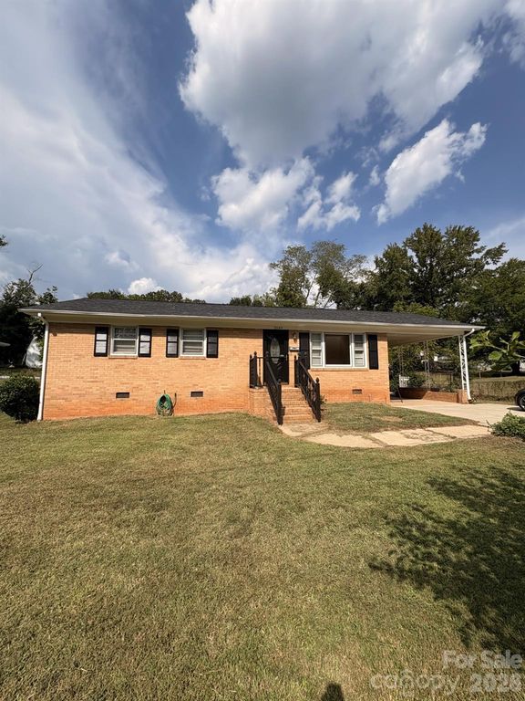 204 W Nims Avenue, Mount Holly, NC 28120