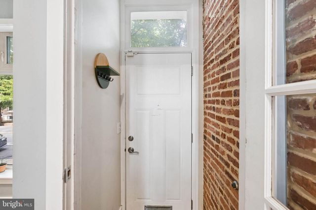 18 N EAST AVE, Baltimore, MD 21224