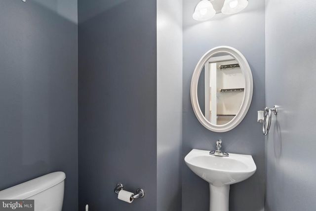 18 N EAST AVE, Baltimore, MD 21224