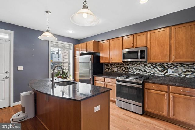 18 N EAST AVE, Baltimore, MD 21224