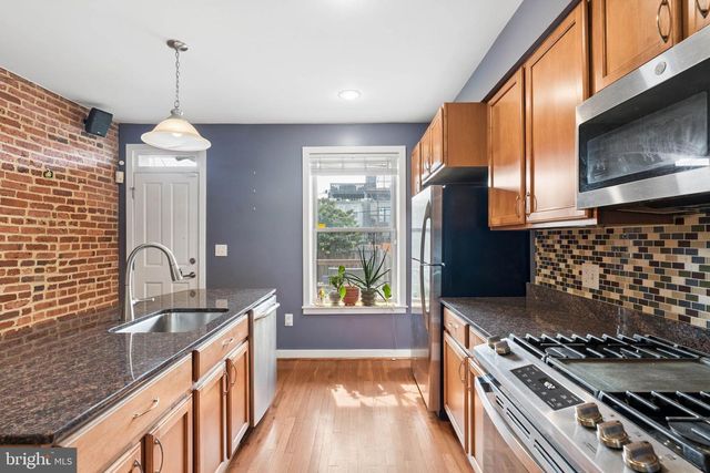 18 N EAST AVE, Baltimore, MD 21224