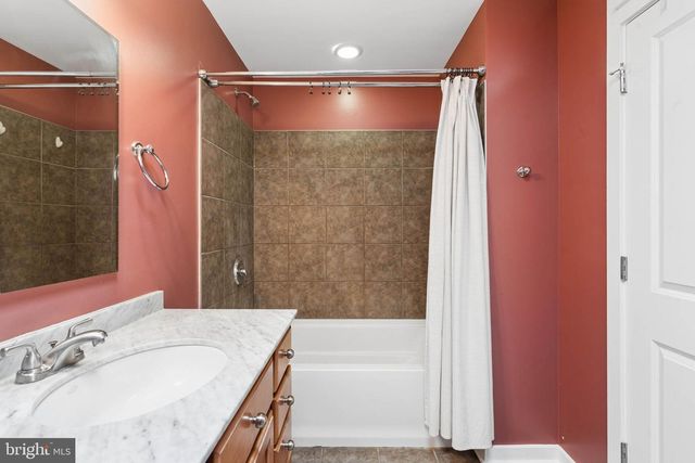 18 N EAST AVE, Baltimore, MD 21224