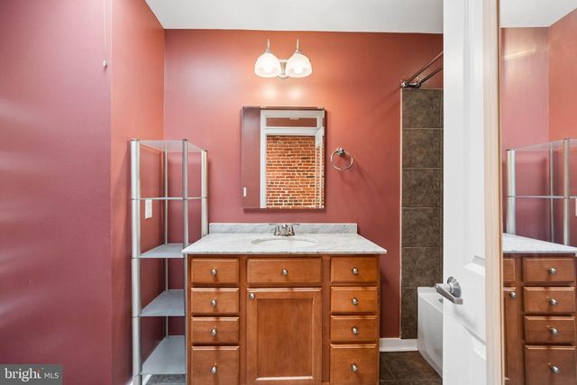 18 N EAST AVE, Baltimore, MD 21224