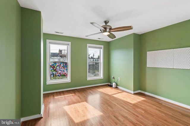 18 N EAST AVE, Baltimore, MD 21224