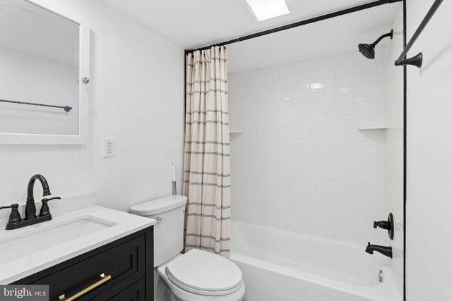 18 N EAST AVE, Baltimore, MD 21224