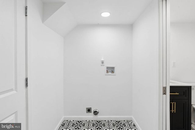 18 N EAST AVE, Baltimore, MD 21224