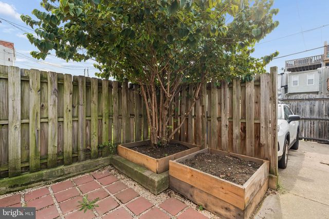 18 N EAST AVE, Baltimore, MD 21224